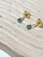 K18メッキ　宝石質ネオンブルーアパタイトAAA- ラウンドカットピアス（サージカルステンレス）