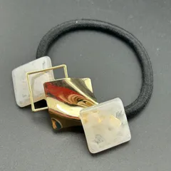 【新品】ヘアアクセサリー ヘアゴム １本  ピンク ホワイト×ゴールド スクエア 四角 大きめ◆