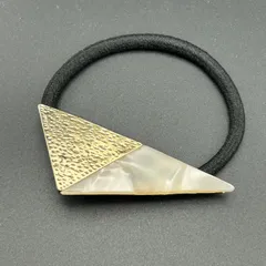 【新品】ヘアアクセサリー ヘアゴム １本 キレイ ブラウン ブルー ホワイト×ゴールド  シンプル 三角 トライアングル◆