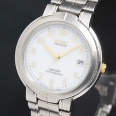 Q&Q ソーラー電源 デジタル腕時計 M106-325 - メルカリ
