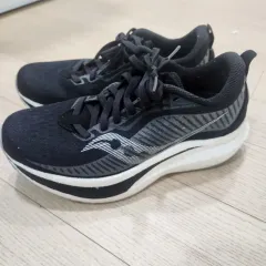 【新品未使用23.0cm】エンドルフィンスピード3 未使用 サッカニー エンドルフィンスピード 3 ランニング