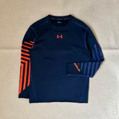 UNDER ARMOUR アンダーアーマー コールドギア アーマー グラフィック クルーネック 長袖Tシャツ