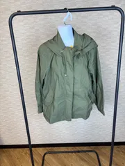 【新品タグ付 3L】BELLUNA 裾ボタン使いマウンテンパーカー カーキ 大きいサイズ