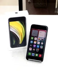 Apple(アップル) iPhoneSE 第2世代 64GB ブラック MHGP3J/A SIMフリー/au○判定