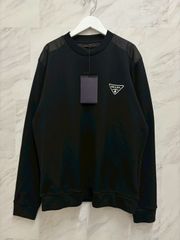 【極美品】PRADA プラダ　トライアングルロゴ刺繍　ロンT 長袖Tシャツ PRADA プラダ トライアングル ロゴ 黒 ブラック 長袖 Tシャツ ロンT
