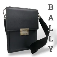 【美品】希少　BALLY バリー　ショルダーバッグ　斜め掛けバッグ　クロスボディ　シボ革　レザー　本革　ブラック　ダイアルロック式　メンズ　男性むけ　お出かけ　普段使い　日常使い　通勤　通学　おしゃれ　ブランドカバン　鞄　バッグ　大容量　人気商品　大人気商品