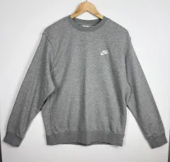 ナイキ 刺繍 ロゴ スウェット