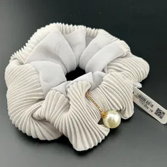 【新品】定価1650円 ヘアアクセサリー ヘアゴム シュシュ グレー×ゴールド フェイク パール◆