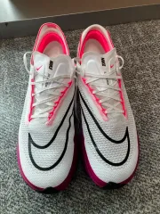 【新品未使用】ナイキ ストリーク フライ2 (25cm) ナイキ ZOOMX STREAKFLY 2 ズームX ストリークフライ 2 HF6416-400