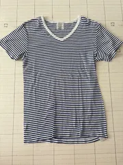 ﾘ2506-⑥-4577 UNITED ARROWS  BEAUTY&YOUTH ﾋﾞｭｰﾃｨｰｱﾝﾄﾞﾕｰｽ  ボーダーＶネック　プリシュランクTシャツ　コットン100%　M