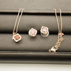 ピンク珊瑚 薔薇彫り ピアス ペンダントトップ セット ピンク珊瑚 薔薇彫り ピアス ペンダントトップ セット - メルカリ