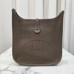 ✨新品展示品✨HERMES エヴリン I PM❤️トリヨン 大人気ダークグレー✨ 楽天市場】エルメス エブリン pmの通販