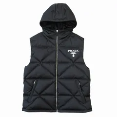 未使用 22AW プラダ PRADA Re-Nylon ナイロン ダウン ベスト ジャケット ブルゾン トライアングルキルティング ロゴ フード SGB804 サイズM 黒 ブラック メンズ