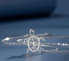 ハワイアンジュエリー タートル ホヌモチーフ ネックレス ラインストーン付 ペンダント 海亀 幸運を呼ぶ ナル 波 海 アロアロ 送料込