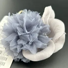 【新品】 定価3080円 アクセサリー コサージュ 花 クリップ キレイ グレー◆