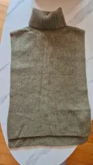 H&M カーキ色 タートルネック オープン セーター