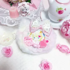 可愛いレトロな女の子　ねこのふわふわファーポーチ　レインボー　ピンク　ネコ　猫　リボン　バラ　薔薇　rose ハート　クリスマスプレゼント　キャンディ　エコファー　レ　オリジナル　1点もの　ゆめかわいい　ゆめかわ　姫　姫系　プリンセス