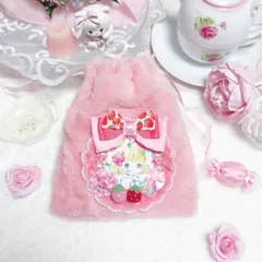 いちご色の可愛い女の子のふわふわファーの巾着　オリジナルアップリケ　ポーチ　ピンク　レース　リボン　ハート　イチゴ　苺　バラ　rose  ガーリー　プレゼント　エコファー　ゆめかわいい　ゆめかわ　レトロ　クリスマスプレゼント　姫　姫系　プリンセス