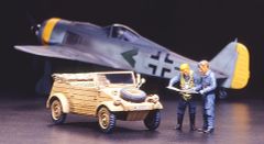 ドイツ軍士官たちと川に沈むIII号戦車　レジン　ジオラマ　キューベルワーゲン ドイツ軍士官たちと川に沈むIII号戦車 レジン ジオラマ キューベル