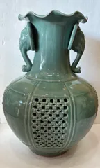【高麗青磁  花瓶】壺  松波作  透かし彫り  象  鶴  骨董品