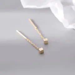AREUM ピアス キューブ 垂れ下がり スティックピアス 両耳 片耳 チェーン キュービックピアス ロングピアス 揺れる 誕生日 彼女 女性 2つ入り (ゴールド,  中)