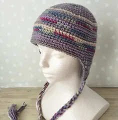 耳あて付きニット帽　手編み　バラクラバ　イヤーマフビーニー　クロシェハット　クラッシャーハット　イヤーフラップ　グレー