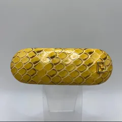 4073 FENDI フェンディ　バレッタ　アクセサリー　ヘアアクセサリー　レディース　イエロー　レザー　黄色　きれいめ　ロゴ