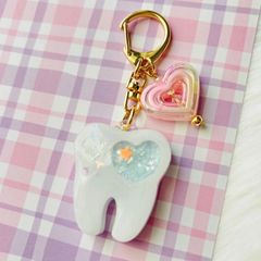 フロスくん キラキラ 歯のデザイン チャーム - メルカリ