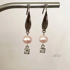 天然色ストロベリーピンク・淡水パール&クリスタル　ピアス　＊・＊・＊　〈サージカルステンレス　フック〉