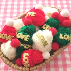 【708】95個 デコパーツ ミニチュア クリスマス ニット帽 毛糸 Love ミックス まとめ売り