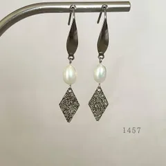 淡水パール＆菱形スターダスト　ピアス　・・✽・・　〈サージカルステンレス　フック〉