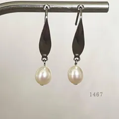 淡水パール　ピアス　艶クリームホワイト　・・✽・・　〈真珠　サージカルステンレス　フォーマル　オフィスカジュアル〉