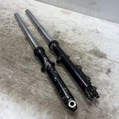 ヤマハ トリシティ 155 SG37J 純正 フロントフォーク 左右オイル漏れ