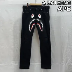 アベイシングエイプ　メンズシャークデザイン ダークデニムパンツ サイズXLサイズ A BATHING APE（アベイシングエイプ）の「SHARK WASHED WIDE FIT DENIM