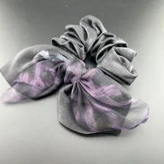 【新品】定価1650円 ヘアアクセサリー ヘアゴム シュシュ リボン パープル×ブラック 大きめ◆