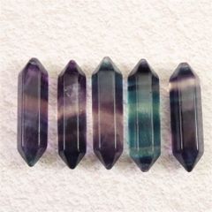 オレゴンサンストーン 7mmペアシェイプ ペンダントトップ K18YG 0.72g