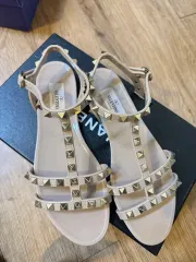 2025年最新】ヴァレンティノメンズサンダルの人気アイテム - メルカリ