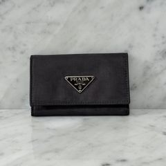 美品 PRADA プラダ キーケース ナイロン 三角ロゴ 黒 4連 サフィアーノ