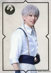 【中古】生写真(男性) 岡宮来夢(鶴丸国永)/上半身・キャラクターショット/「ミュージカル『刀剣乱舞』 祝玖寿 乱舞音曲祭」ブロマイド 刀剣男士(ライブver.)