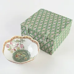 中国清時代　乾隆年製　粉彩六角皿　時代木箱付　幅約28㎝　東Y7-1024☆2F 東京都 文京区で中国の粉彩色絵作品（乾隆御製・大清乾隆年製）をお