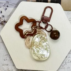 🔑 【3種類から選べる】レトロ＆幻想的！星形チャーム付きキーホルダー