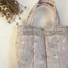 Basket of Daisy　リバティ　モコモコキルト　ポケット付きトートバッグ　コーアンドエイト　グレー　猫