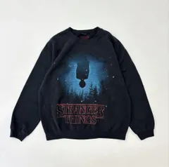 ストレンジャーシングス　スウェット　シーズン4 グリーン　トレーナー　Lサイズ Green Parks（グリーンパークス）の「【UNISEX】□STRANGER