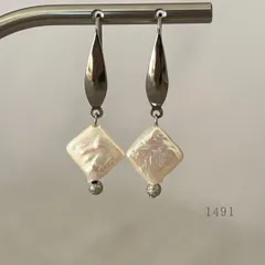 バロック淡水パール　スクエア　ピアス　・・✽・・　〈サージカルステンレス　フック〉