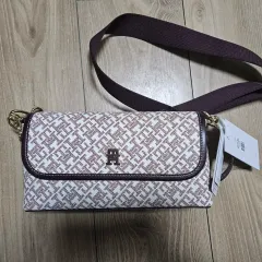 トミーヒルフィガー バッグ 未使用 タグ付き ONE 価格 25