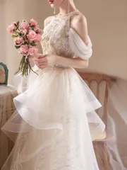 新品 アイボリーホワイトのプリンセスドレス 清楚さと華やかさを両立