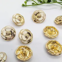 【お値下げ】ボタン　飾りボタン　足つきボタン　デザインボタン　金　ホワイト　ゴールド　花　服飾　リメイク　金属ボタン　ハンドメイド　DIY　材料　素材　パーツ　バラ　5個入り