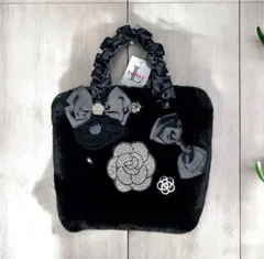 可愛いファーのトートバック カメリア　黒 ファーバック 新品タグ付