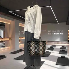 Mサイズ   プラカゴ    黒基調   ベージュ花柄ライン