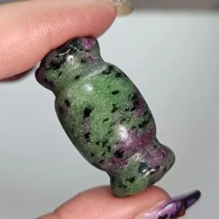 ルビーインゾイサイト✨キャンディー🍬飴ちゃん✨カービング✨